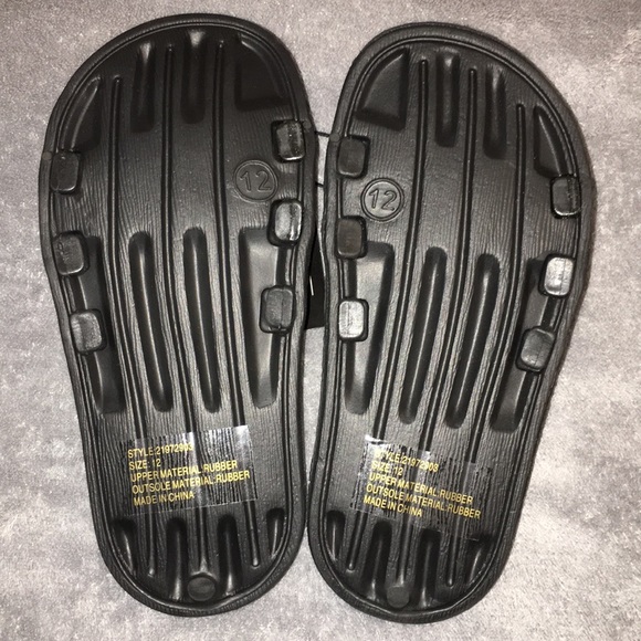 SOLD 🛑Boys Slip-On Sandals NWOT Size 12 - Picture 2 of 5